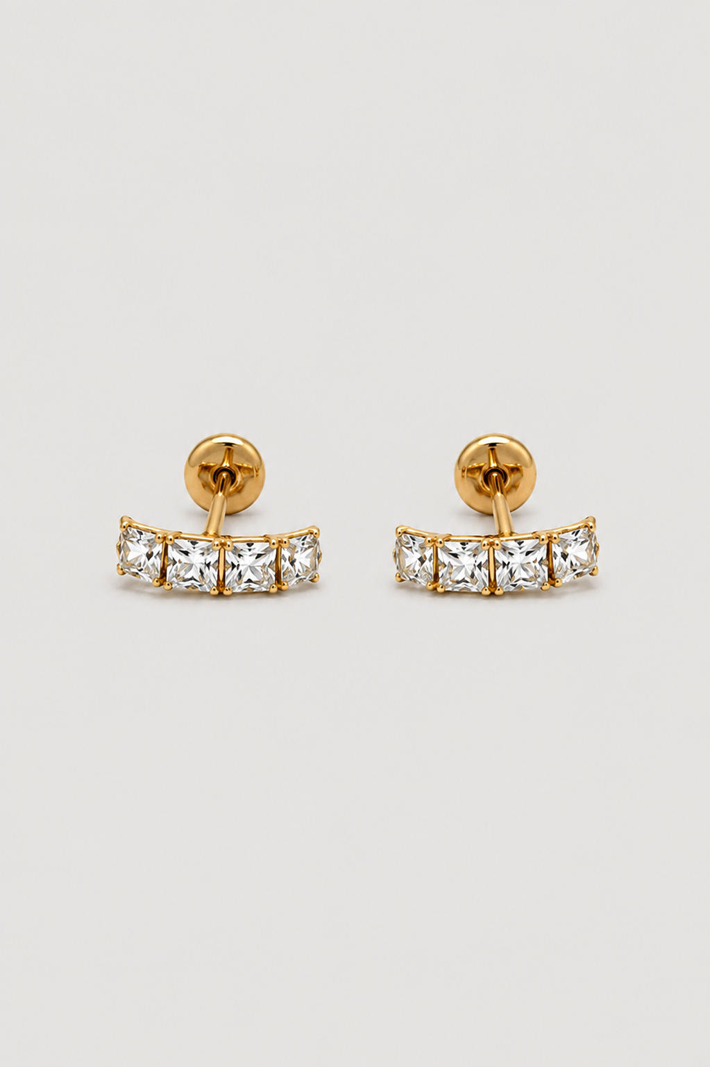 Brinco Ear Cuff Cravejado
